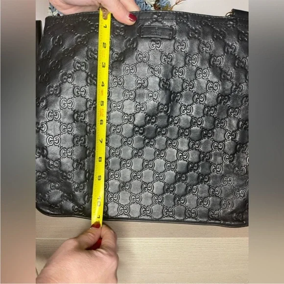 Gucci Black Embossed Leather Men's Bag - Picture 6 of 8